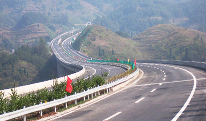 渝湘高速公路水界段項(xiàng)目路面工程